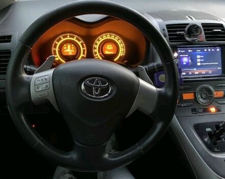 Серый Тойота Аурис, объемом двигателя 1.6 л и пробегом 214 тыс. км за 6900 $, фото 1 на Automoto.ua