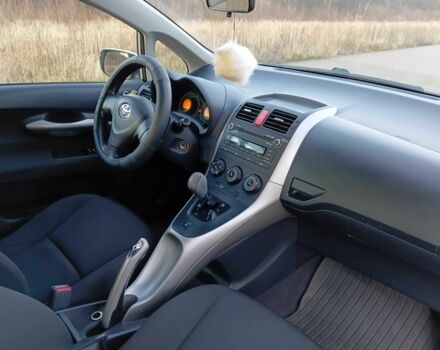 Серый Тойота Аурис, объемом двигателя 1.6 л и пробегом 158 тыс. км за 5700 $, фото 12 на Automoto.ua