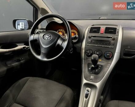 Серый Тойота Аурис, объемом двигателя 1.6 л и пробегом 210 тыс. км за 6300 $, фото 25 на Automoto.ua