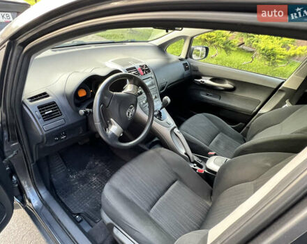 Сірий Тойота Ауріс, об'ємом двигуна 1.6 л та пробігом 215 тис. км за 5950 $, фото 6 на Automoto.ua