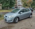 Сірий Тойота Ауріс, об'ємом двигуна 2 л та пробігом 250 тис. км за 5500 $, фото 1 на Automoto.ua