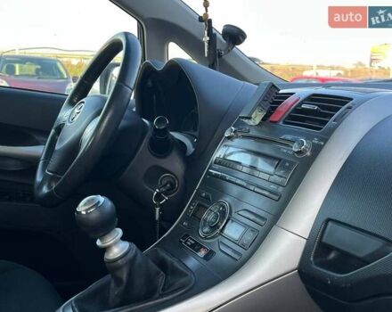 Серый Тойота Аурис, объемом двигателя 2 л и пробегом 176 тыс. км за 6500 $, фото 5 на Automoto.ua