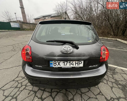 Серый Тойота Аурис, объемом двигателя 1.36 л и пробегом 282 тыс. км за 7200 $, фото 4 на Automoto.ua