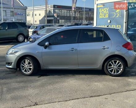 Серый Тойота Аурис, объемом двигателя 2 л и пробегом 251 тыс. км за 6390 $, фото 7 на Automoto.ua