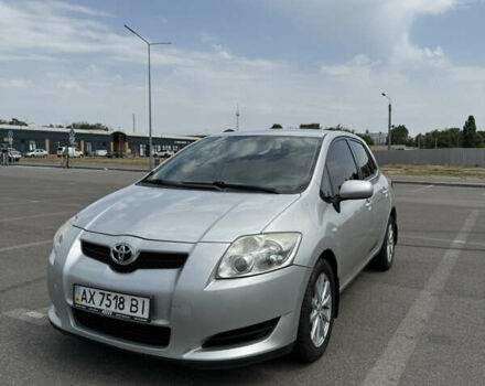 Серый Тойота Аурис, объемом двигателя 1.6 л и пробегом 492 тыс. км за 6900 $, фото 3 на Automoto.ua