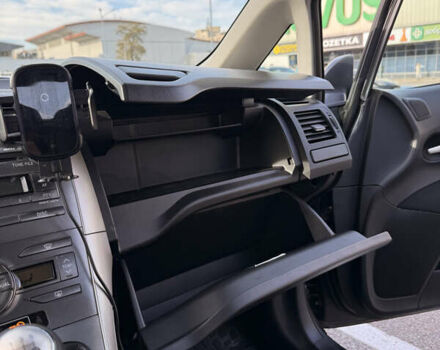 Серый Тойота Аурис, объемом двигателя 1.6 л и пробегом 144 тыс. км за 7800 $, фото 16 на Automoto.ua