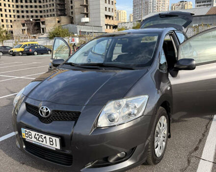 Серый Тойота Аурис, объемом двигателя 1.6 л и пробегом 144 тыс. км за 7800 $, фото 4 на Automoto.ua