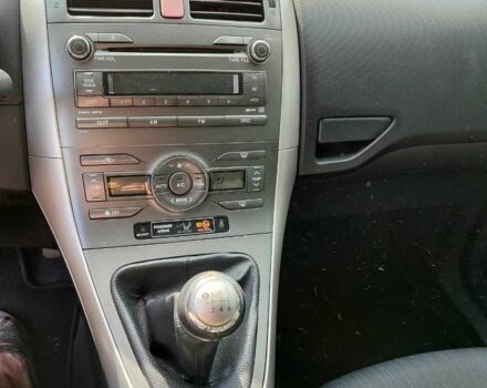 Серый Тойота Аурис, объемом двигателя 2 л и пробегом 196 тыс. км за 6000 $, фото 16 на Automoto.ua