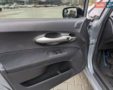 Серый Тойота Аурис, объемом двигателя 2 л и пробегом 250 тыс. км за 6900 $, фото 19 на Automoto.ua