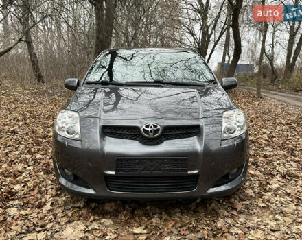 Сірий Тойота Ауріс, об'ємом двигуна 1.6 л та пробігом 211 тис. км за 6800 $, фото 2 на Automoto.ua