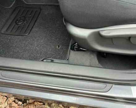 Сірий Тойота Ауріс, об'ємом двигуна 1.6 л та пробігом 211 тис. км за 6800 $, фото 12 на Automoto.ua