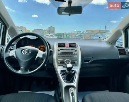 Сірий Тойота Ауріс, об'ємом двигуна 1.6 л та пробігом 90 тис. км за 7300 $, фото 23 на Automoto.ua