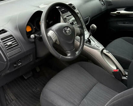 Серый Тойота Аурис, объемом двигателя 1.6 л и пробегом 99 тыс. км за 7100 $, фото 5 на Automoto.ua