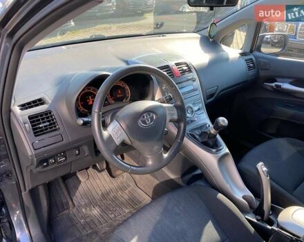 Сірий Тойота Ауріс, об'ємом двигуна 1.6 л та пробігом 268 тис. км за 5800 $, фото 8 на Automoto.ua