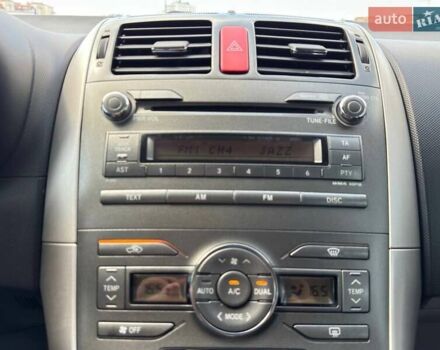 Сірий Тойота Ауріс, об'ємом двигуна 1.6 л та пробігом 90 тис. км за 7300 $, фото 17 на Automoto.ua