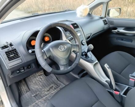 Серый Тойота Аурис, объемом двигателя 1.6 л и пробегом 158 тыс. км за 5700 $, фото 14 на Automoto.ua