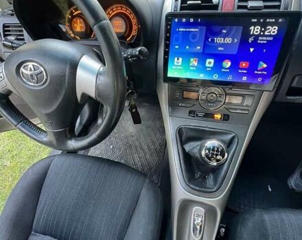 Сірий Тойота Ауріс, об'ємом двигуна 1.6 л та пробігом 200 тис. км за 6500 $, фото 3 на Automoto.ua