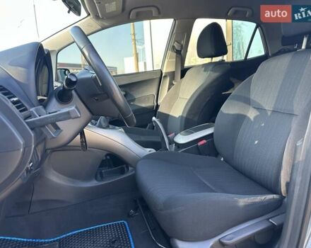 Серый Тойота Аурис, объемом двигателя 2 л и пробегом 251 тыс. км за 6390 $, фото 15 на Automoto.ua