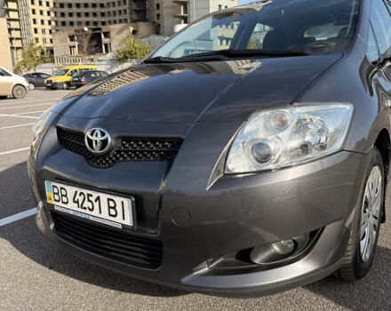 Серый Тойота Аурис, объемом двигателя 1.6 л и пробегом 144 тыс. км за 7800 $, фото 1 на Automoto.ua