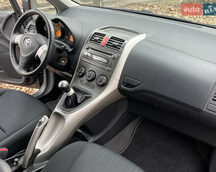 Сірий Тойота Ауріс, об'ємом двигуна 1.6 л та пробігом 211 тис. км за 6800 $, фото 26 на Automoto.ua