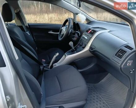 Серый Тойота Аурис, объемом двигателя 1.6 л и пробегом 158 тыс. км за 5700 $, фото 19 на Automoto.ua