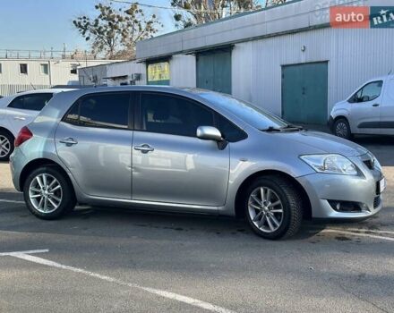 Серый Тойота Аурис, объемом двигателя 2 л и пробегом 251 тыс. км за 6390 $, фото 4 на Automoto.ua