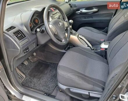 Сірий Тойота Ауріс, об'ємом двигуна 1.6 л та пробігом 181 тис. км за 5500 $, фото 29 на Automoto.ua