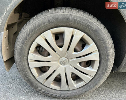 Сірий Тойота Ауріс, об'ємом двигуна 1.6 л та пробігом 215 тис. км за 5950 $, фото 12 на Automoto.ua