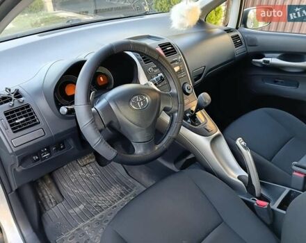 Серый Тойота Аурис, объемом двигателя 1.6 л и пробегом 158 тыс. км за 5700 $, фото 22 на Automoto.ua
