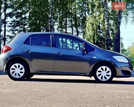 Серый Тойота Аурис, объемом двигателя 1.6 л и пробегом 188 тыс. км за 5800 $, фото 1 на Automoto.ua