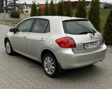 Серый Тойота Аурис, объемом двигателя 1.6 л и пробегом 99 тыс. км за 7100 $, фото 3 на Automoto.ua