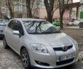 Сірий Тойота Ауріс, об'ємом двигуна 1.6 л та пробігом 180 тис. км за 7700 $, фото 1 на Automoto.ua