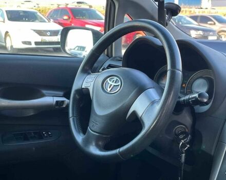 Серый Тойота Аурис, объемом двигателя 2 л и пробегом 176 тыс. км за 6500 $, фото 5 на Automoto.ua