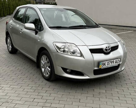 Серый Тойота Аурис, объемом двигателя 1.6 л и пробегом 99 тыс. км за 7100 $, фото 1 на Automoto.ua