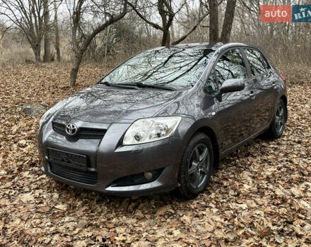 Сірий Тойота Ауріс, об'ємом двигуна 1.6 л та пробігом 211 тис. км за 6700 $, фото 1 на Automoto.ua