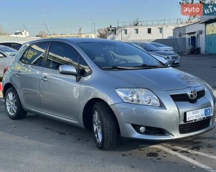 Серый Тойота Аурис, объемом двигателя 2 л и пробегом 251 тыс. км за 6390 $, фото 3 на Automoto.ua
