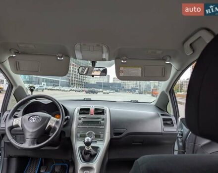 Серый Тойота Аурис, объемом двигателя 2 л и пробегом 250 тыс. км за 6900 $, фото 15 на Automoto.ua