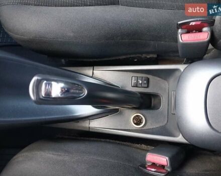 Сірий Тойота Ауріс, об'ємом двигуна 1.6 л та пробігом 195 тис. км за 6000 $, фото 21 на Automoto.ua