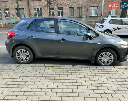 Сірий Тойота Ауріс, об'ємом двигуна 1.6 л та пробігом 215 тис. км за 5950 $, фото 2 на Automoto.ua