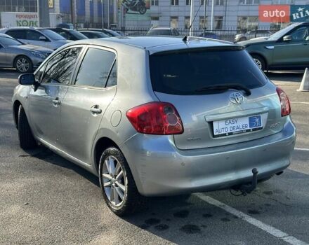 Серый Тойота Аурис, объемом двигателя 2 л и пробегом 251 тыс. км за 6390 $, фото 6 на Automoto.ua