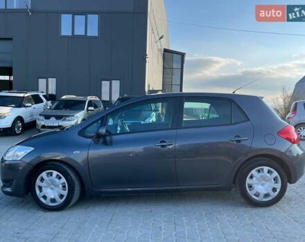 Серый Тойота Аурис, объемом двигателя 2 л и пробегом 176 тыс. км за 6500 $, фото 1 на Automoto.ua