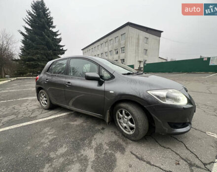 Серый Тойота Аурис, объемом двигателя 1.36 л и пробегом 282 тыс. км за 7200 $, фото 18 на Automoto.ua