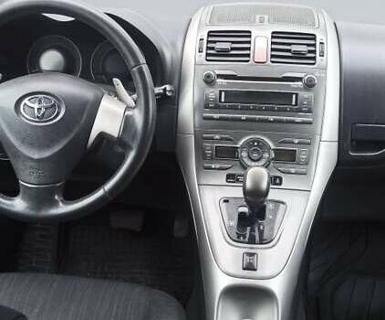 Сірий Тойота Ауріс, об'ємом двигуна 1.6 л та пробігом 164 тис. км за 6300 $, фото 4 на Automoto.ua