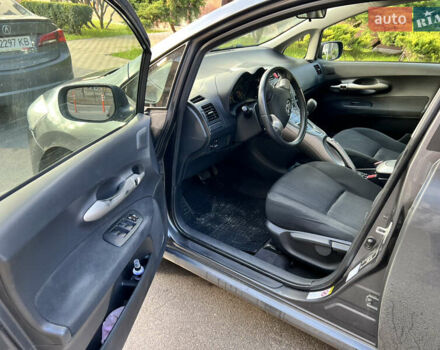 Сірий Тойота Ауріс, об'ємом двигуна 1.6 л та пробігом 215 тис. км за 5950 $, фото 5 на Automoto.ua