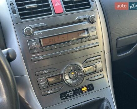 Серый Тойота Аурис, объемом двигателя 2 л и пробегом 251 тыс. км за 6390 $, фото 21 на Automoto.ua