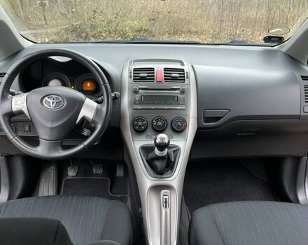 Сірий Тойота Ауріс, об'ємом двигуна 1.6 л та пробігом 211 тис. км за 6800 $, фото 9 на Automoto.ua