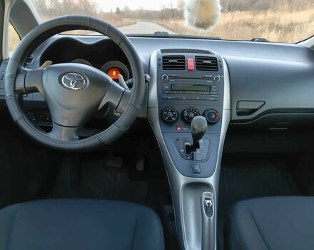 Серый Тойота Аурис, объемом двигателя 1.6 л и пробегом 158 тыс. км за 5700 $, фото 18 на Automoto.ua