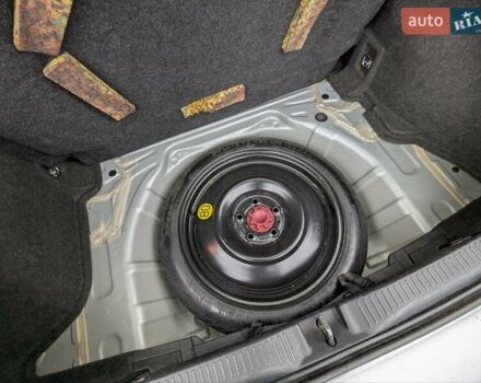 Серый Тойота Аурис, объемом двигателя 2 л и пробегом 250 тыс. км за 6900 $, фото 28 на Automoto.ua