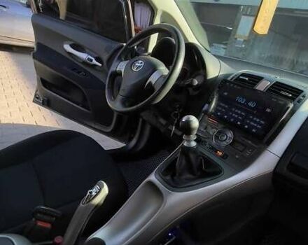 Серый Тойота Аурис, объемом двигателя 2 л и пробегом 284 тыс. км за 7000 $, фото 11 на Automoto.ua