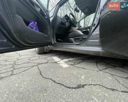 Серый Тойота Аурис, объемом двигателя 1.36 л и пробегом 282 тыс. км за 7200 $, фото 15 на Automoto.ua